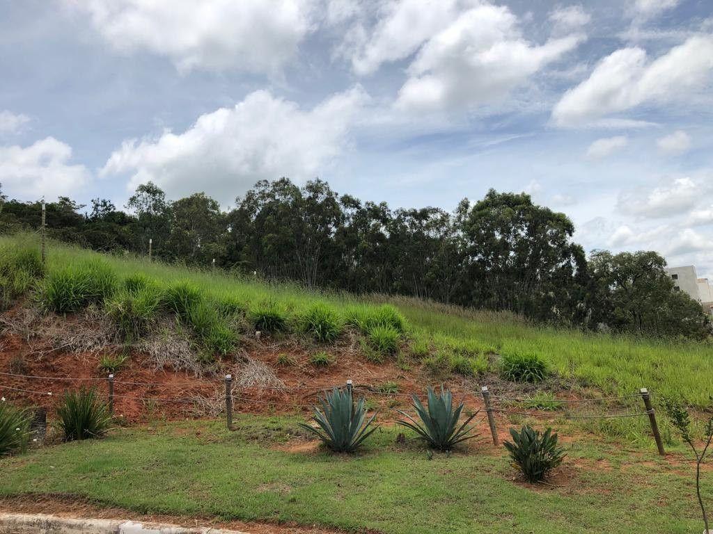 Terreno de 1.569 m² em Pouso Alegre, MG