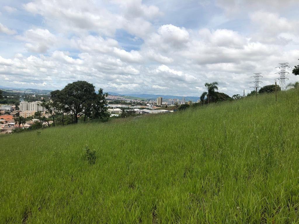 Terreno de 1.569 m² em Pouso Alegre, MG