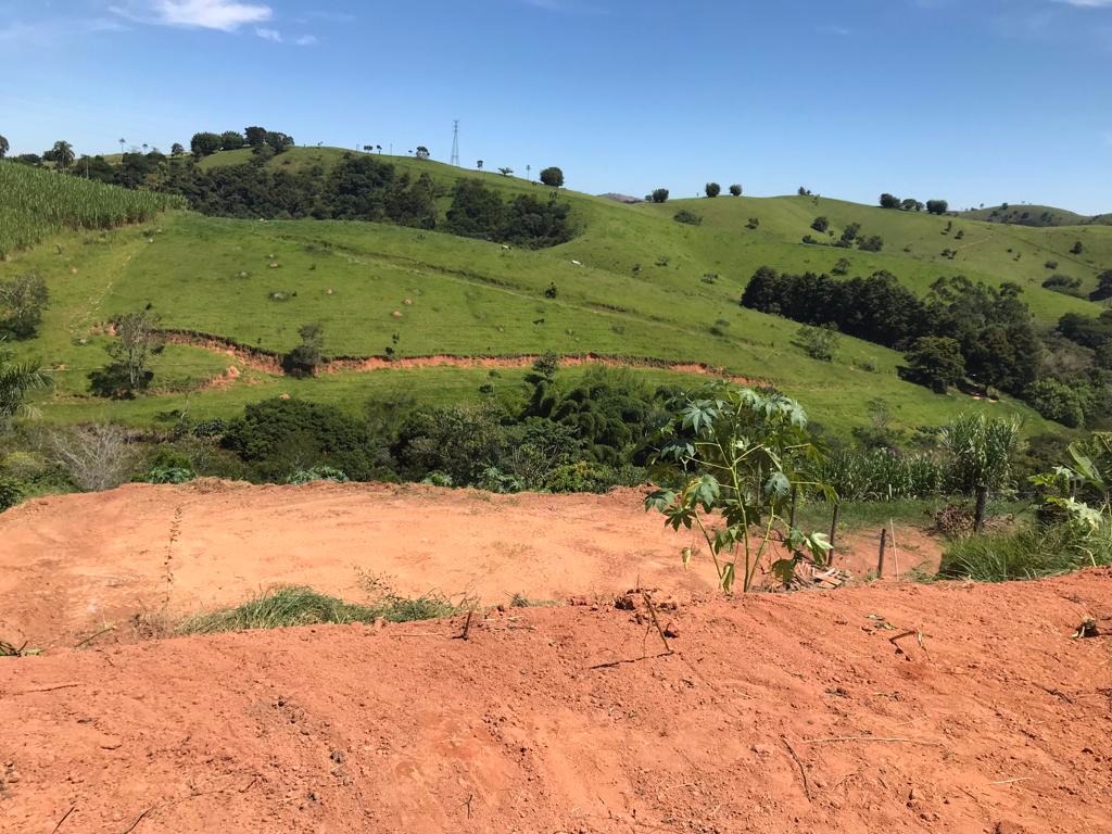 Terreno de 2.390 m² em Paraibuna, SP