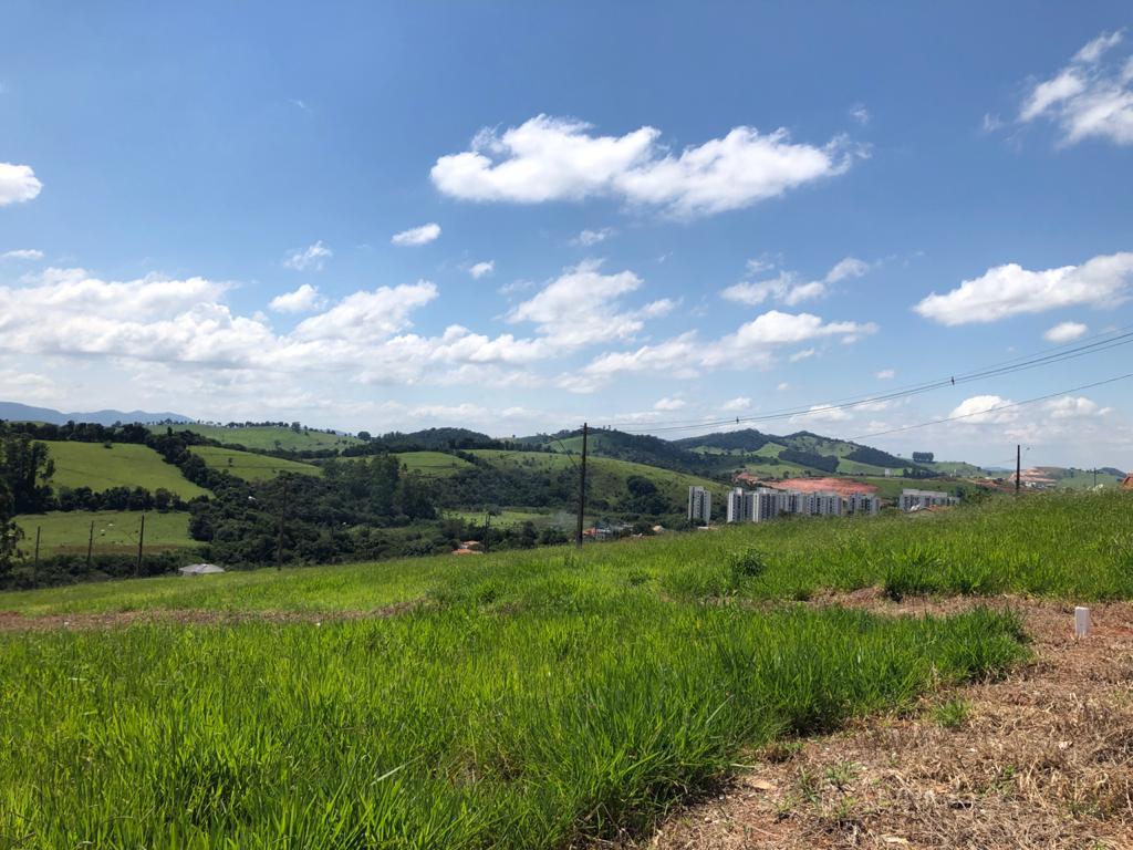 Terreno de 300 m² em Pouso Alegre, MG