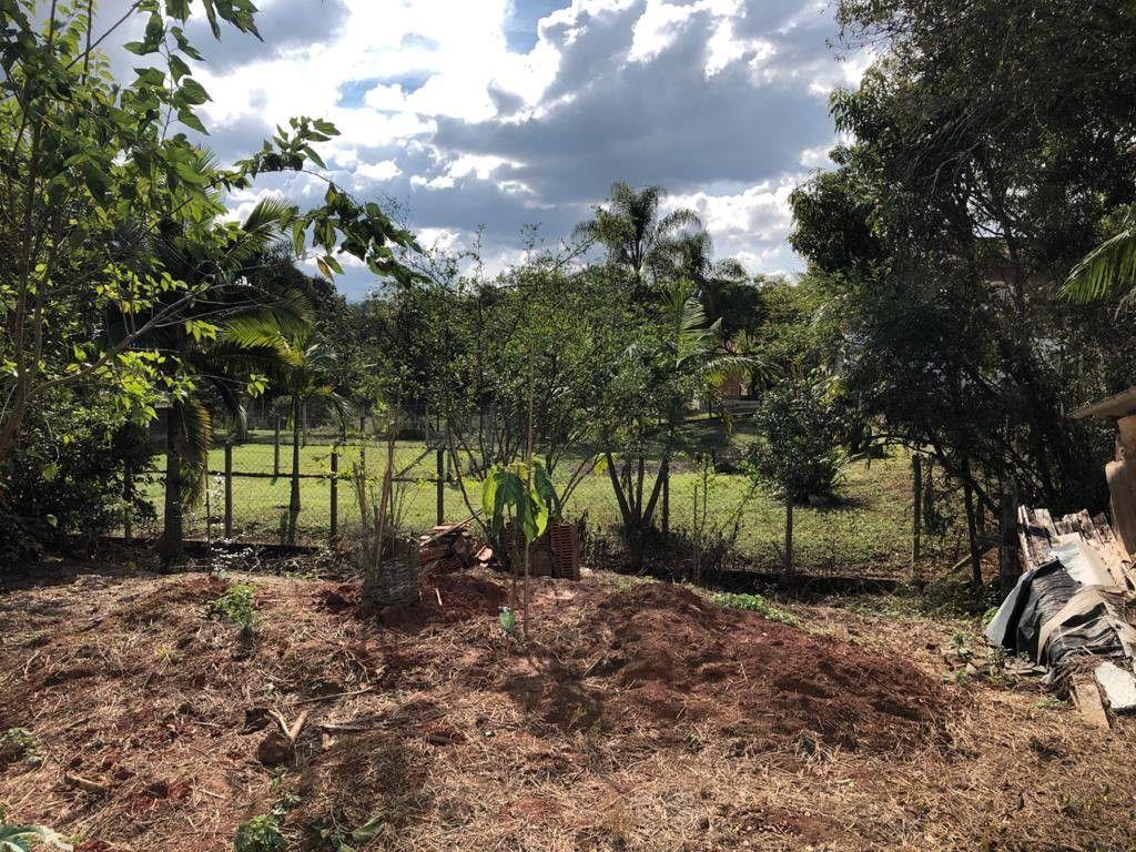 Sítio de 2.400 m² em Pouso Alegre, MG