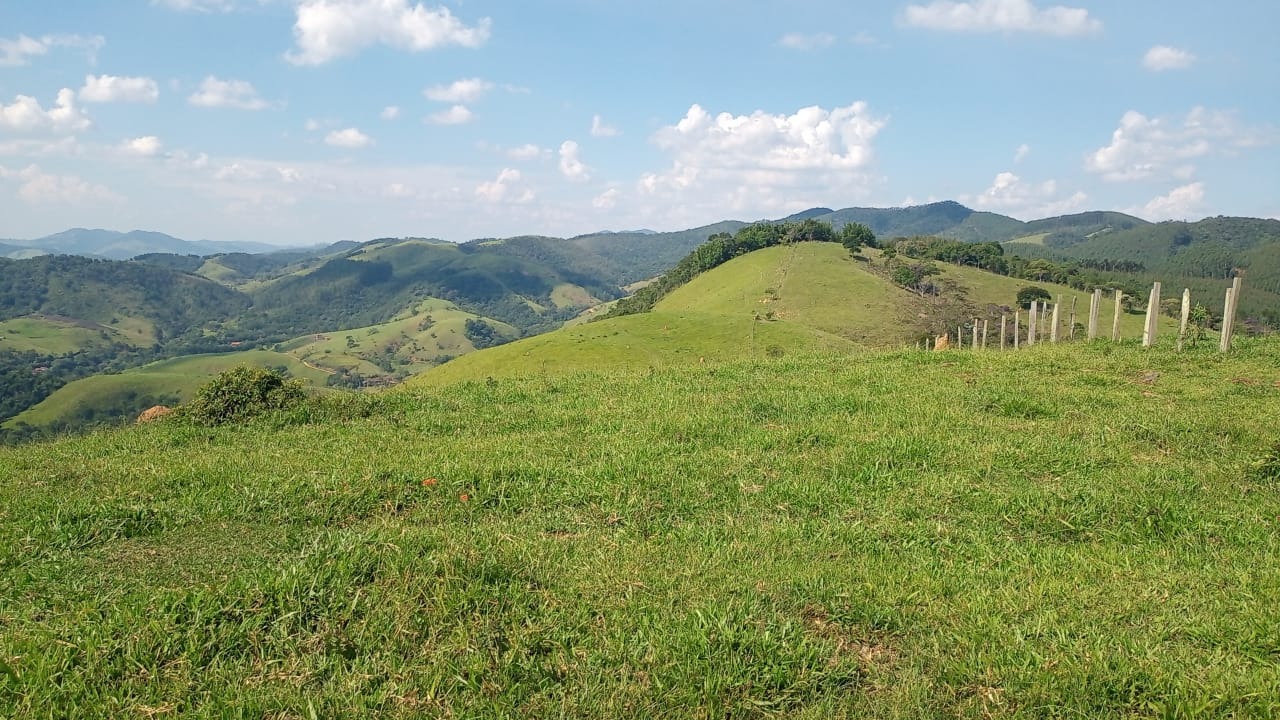 Sítio de 43 ha em Jambeiro, SP