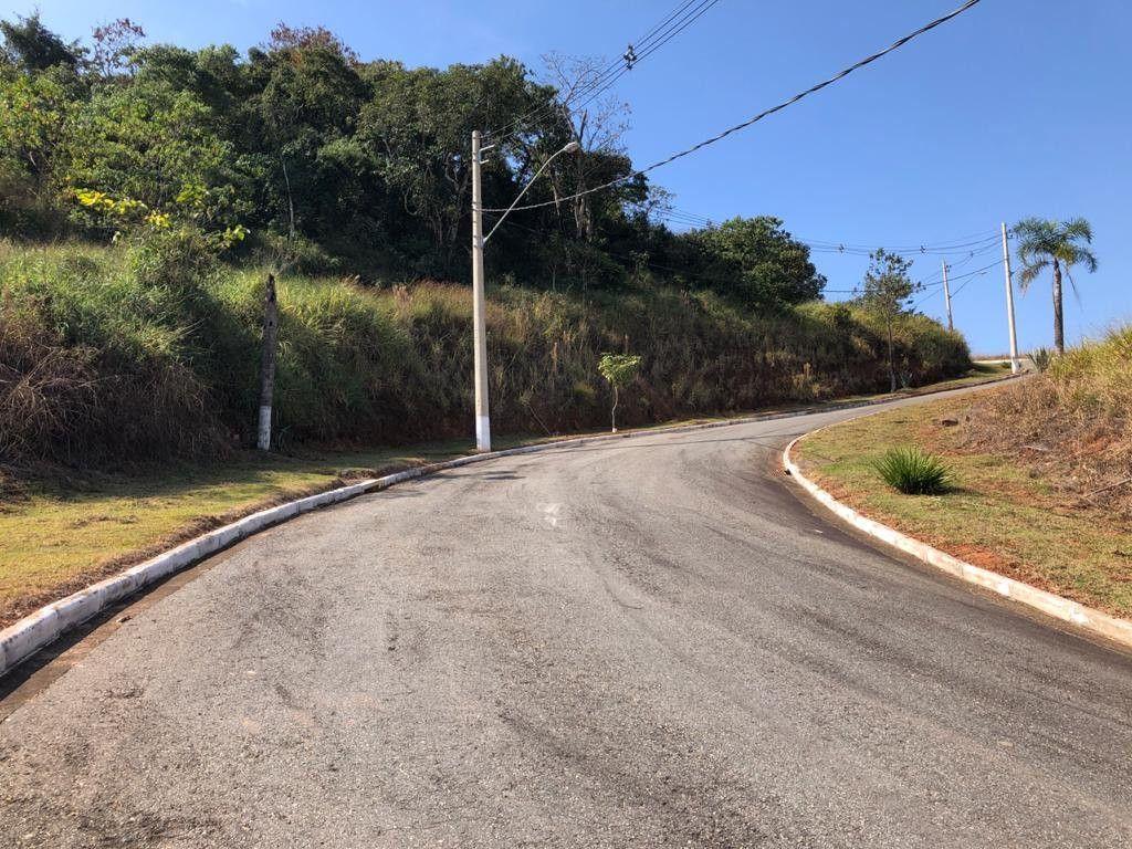 Terreno de 1.443 m² em Pouso Alegre, MG