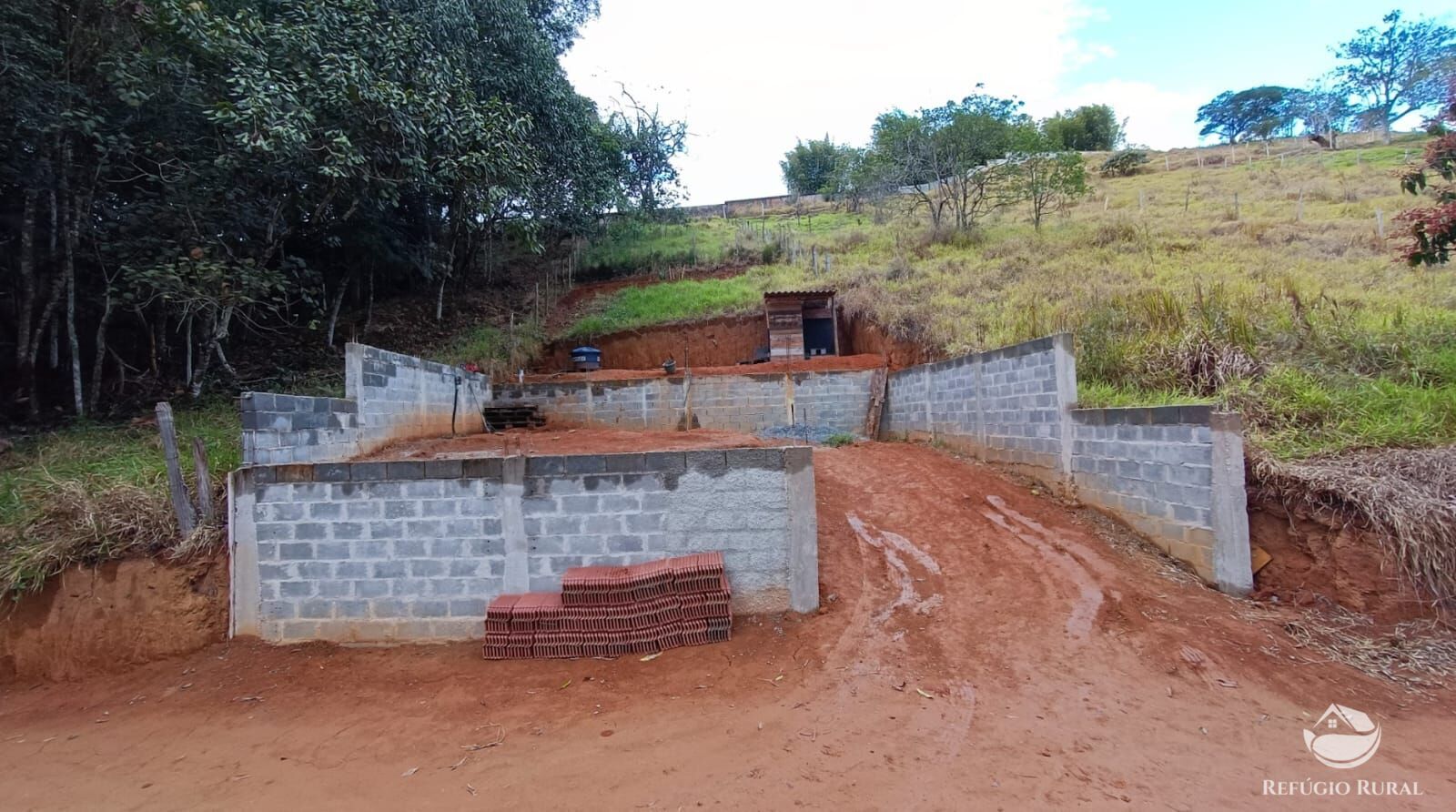 Terreno de 250 m² em Monteiro Lobato, SP