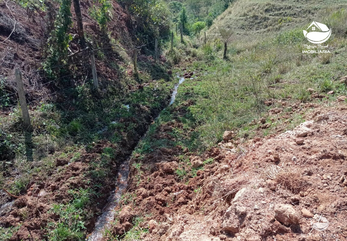 Sítio de 14 ha em Monteiro Lobato, SP