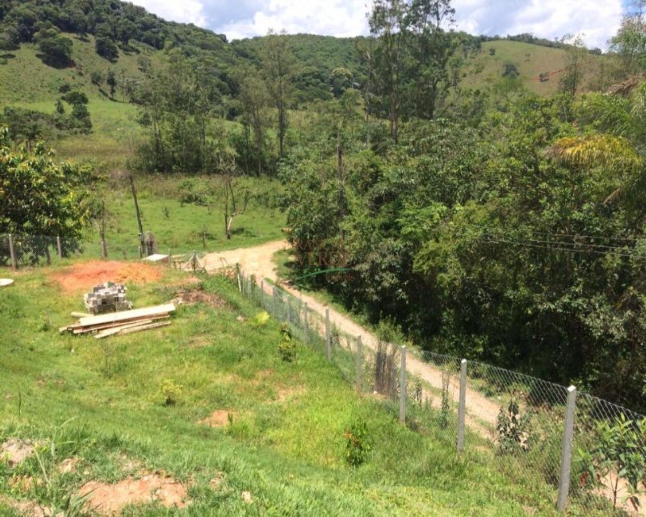 Chácara de 1.800 m² em São José dos Campos, SP