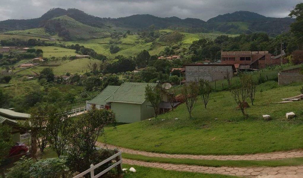 Chácara de 2.000 m² em Brazópolis, MG