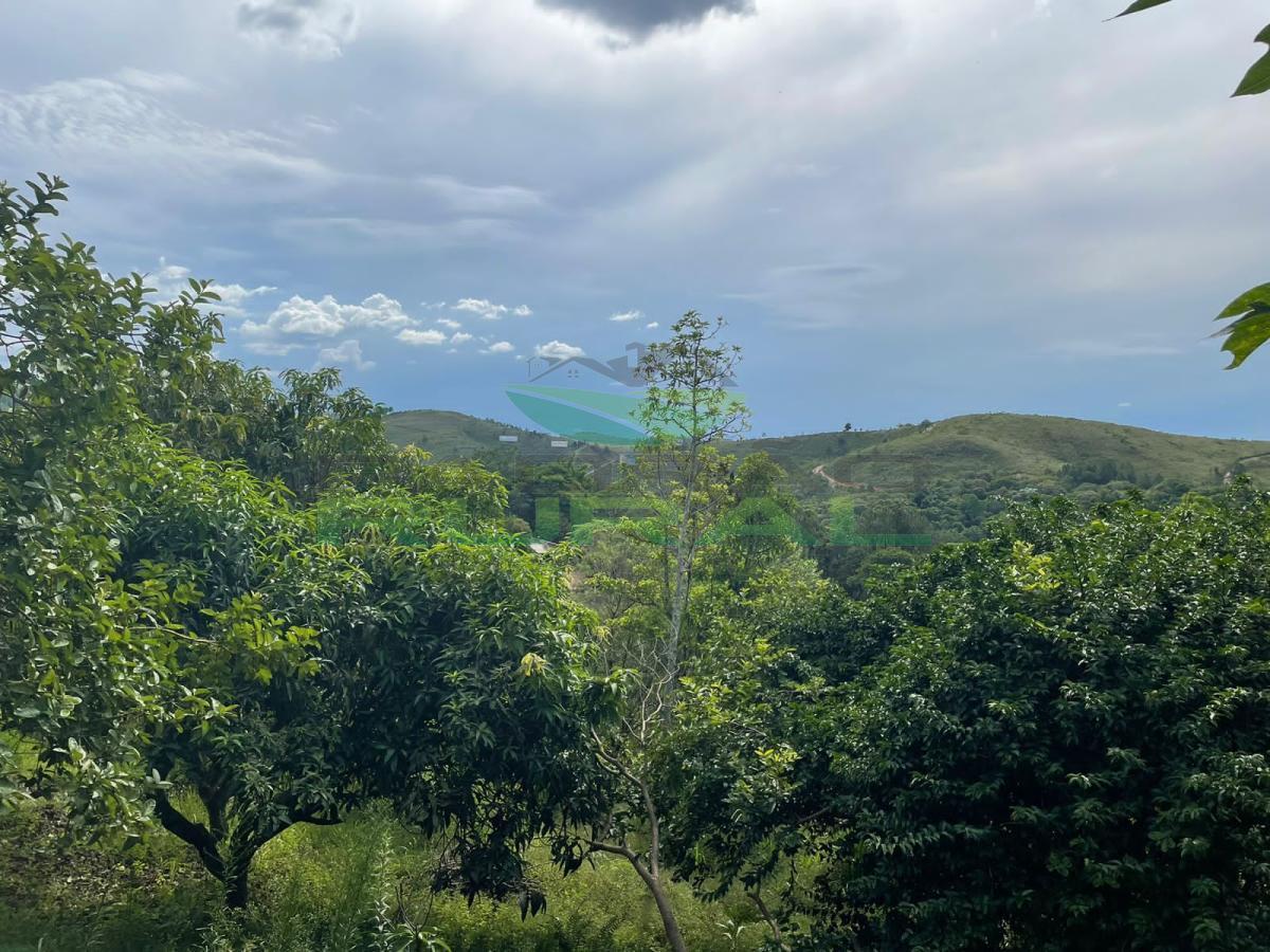 Chácara de 2.054 m² em São Roque, SP