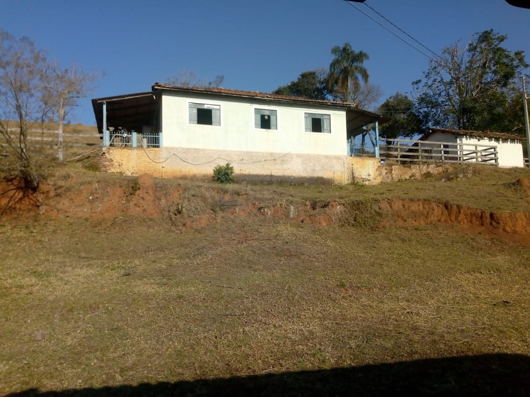 Fazenda de 53 ha em Cambuí, MG