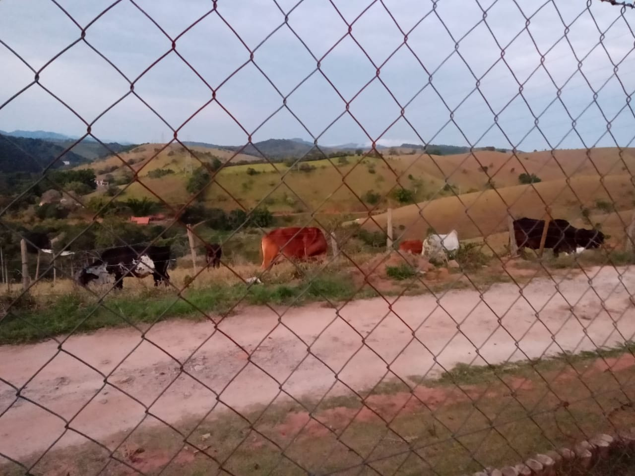 Chácara de 1.400 m² em Paraibuna, SP