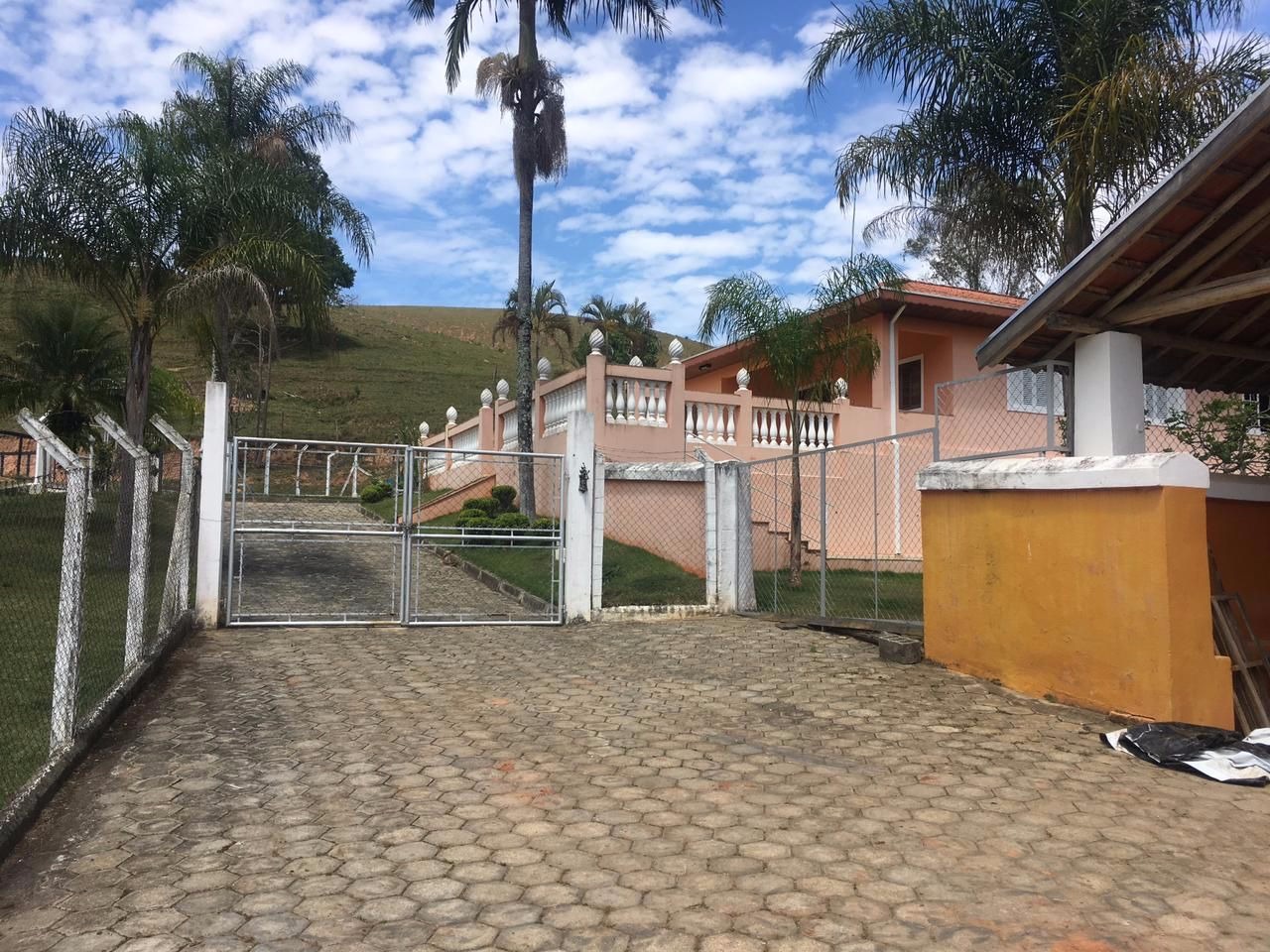 Fazenda de 97 ha em Lagoinha, SP