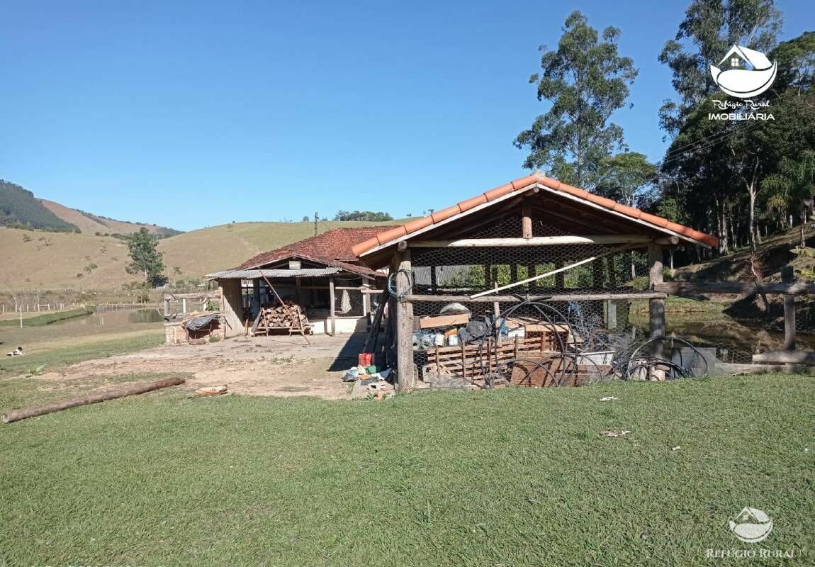 Sítio de 16 ha em Monteiro Lobato, SP