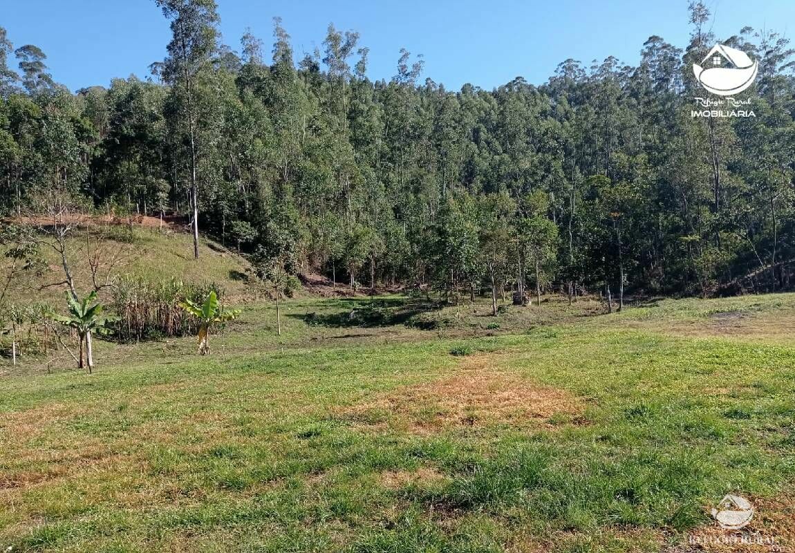 Sítio de 16 ha em Monteiro Lobato, SP