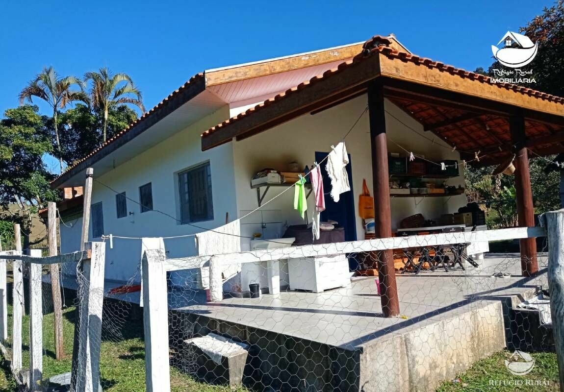 Sítio de 16 ha em Monteiro Lobato, SP