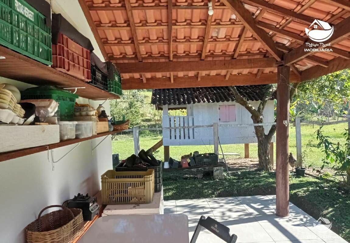 Sítio de 16 ha em Monteiro Lobato, SP